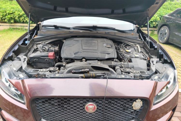 Used Jaguar F-PACE 2018 2.0T Four-Wheel Drive Urban Luxury Edition Engine Bay
