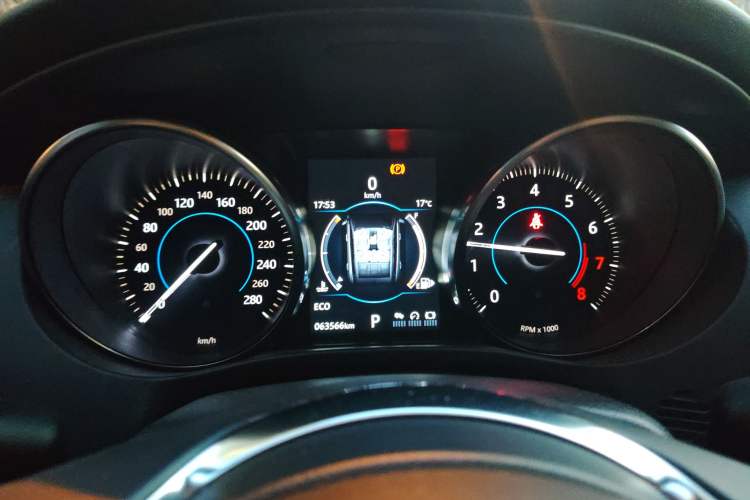 Used Jaguar F-PACE 2018 2.0T Two-Wheel Drive Urban Deluxe Edition Instrument Cluster