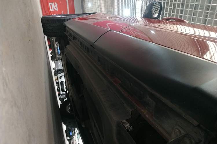 Used Jaguar F-PACE 2018 2.0T Four-Wheel Drive Urban Luxury Edition Left Side Sill