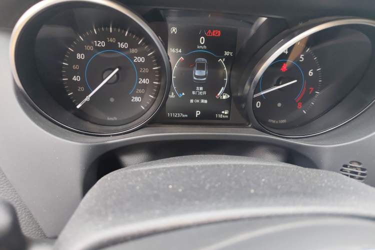 Used Jaguar F-PACE 2018 2.0T Four-Wheel Drive Urban Luxury Edition Odometer Close Up