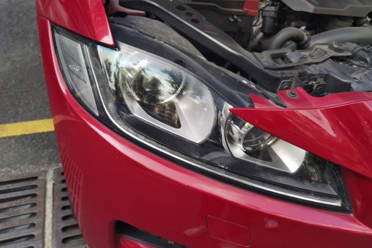 Used Jaguar F-PACE 2018 2.0T Four-Wheel Drive Urban Luxury Edition Right Front Headlight