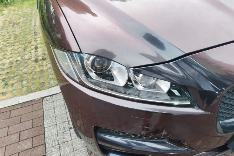 Used Jaguar F-PACE 2018 2.0T Four-Wheel Drive Urban Luxury Edition Right Front Headlight