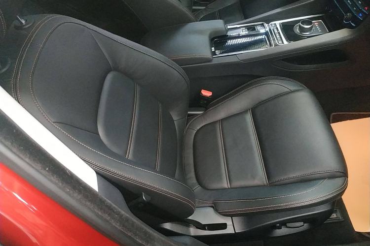 Used Jaguar F-PACE 2018 2.0T Four-Wheel Drive Urban Luxury Edition Right Front Seat