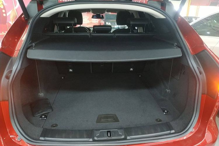 Used Jaguar F-PACE 2018 2.0T Four-Wheel Drive Urban Luxury Edition Trunk