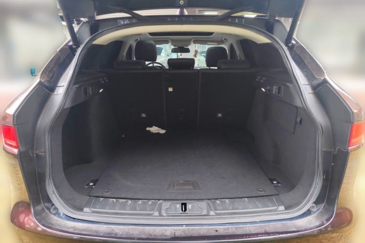 Used Jaguar F-PACE 2018 2.0T Four-Wheel Drive Urban Luxury Edition Trunk