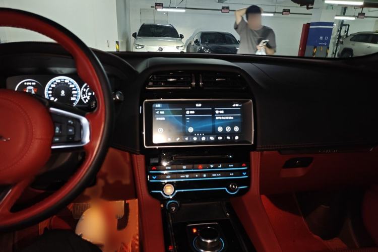 Used Jaguar F-PACE 2018 3.0 SC Four-Wheel Drive R-Sport Sport Edition Audio And AC Panel