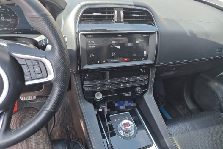 Used Jaguar F-PACE 2018 Restyled 2.0T All-Wheel-Drive R-Sport Sport Edition Audio And AC Panel