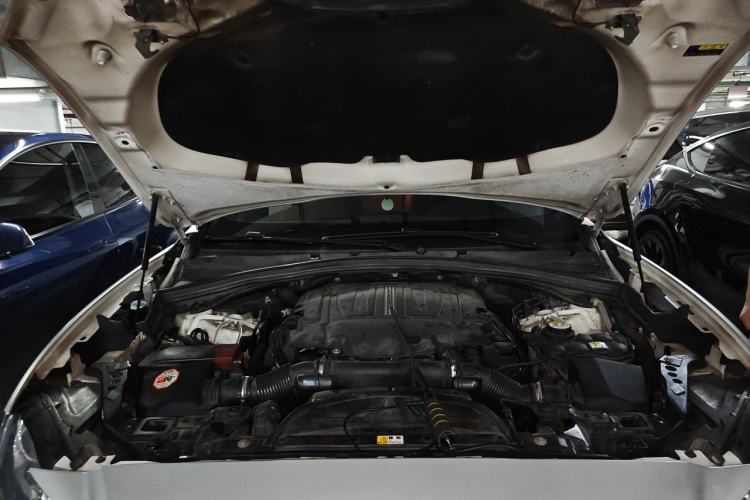 Used Jaguar F-PACE 2018 3.0 SC Four-Wheel Drive R-Sport Sport Edition Engine Bay