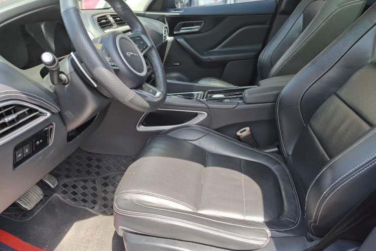 Used Jaguar F-PACE 2018 Restyled 2.0T All-Wheel-Drive R-Sport Sport Edition Left Front Seat