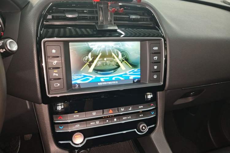 Used Jaguar F-PACE 2018 2.0T Four-Wheel Drive Urban Luxury Edition Audio And AC Panel