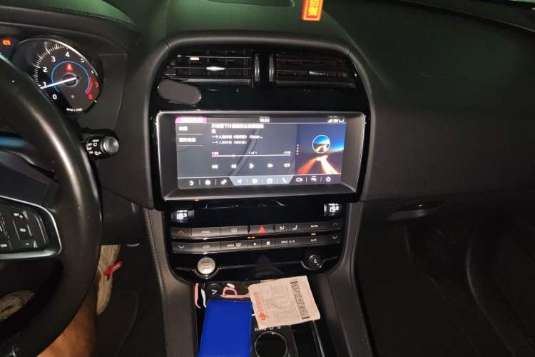 Used Jaguar F-PACE 2018 2.0T Four-Wheel Drive Urban Luxury Edition Audio And AC Panel