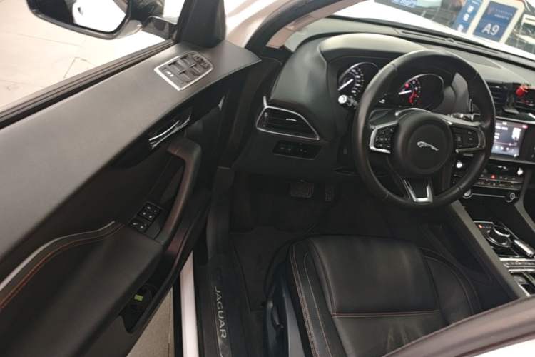 Used Jaguar F-PACE 2018 2.0T Four-Wheel Drive Urban Luxury Edition Driver Seat