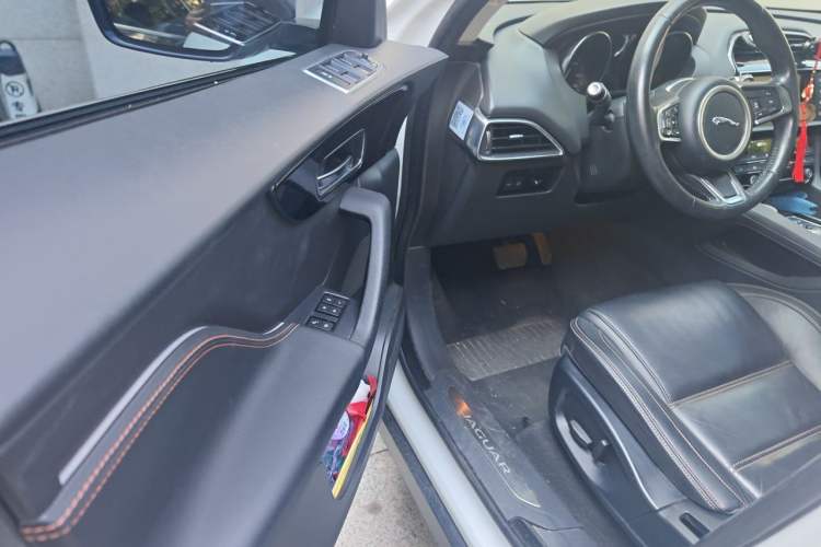 Used Jaguar F-PACE 2018 2.0T Four-Wheel Drive Urban Luxury Edition Driver Seat