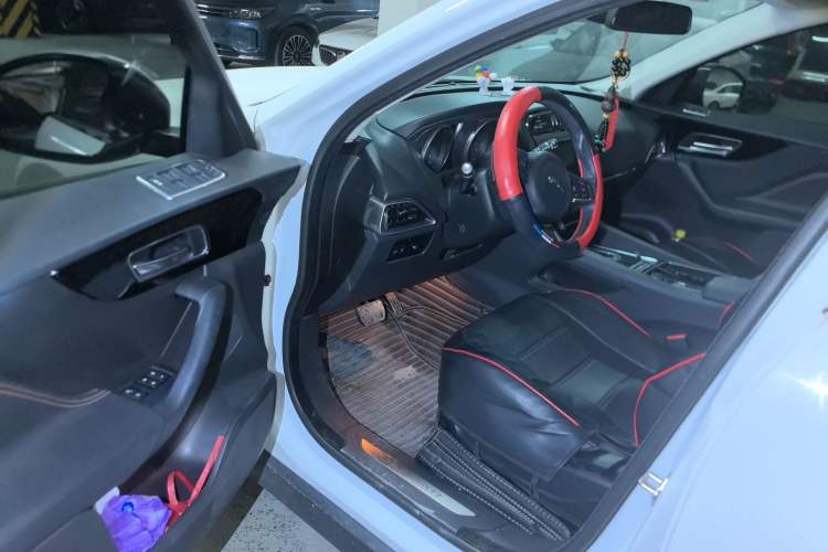 Used Jaguar F-PACE 2018 2.0T Four-Wheel Drive Urban Luxury Edition Driver Seat