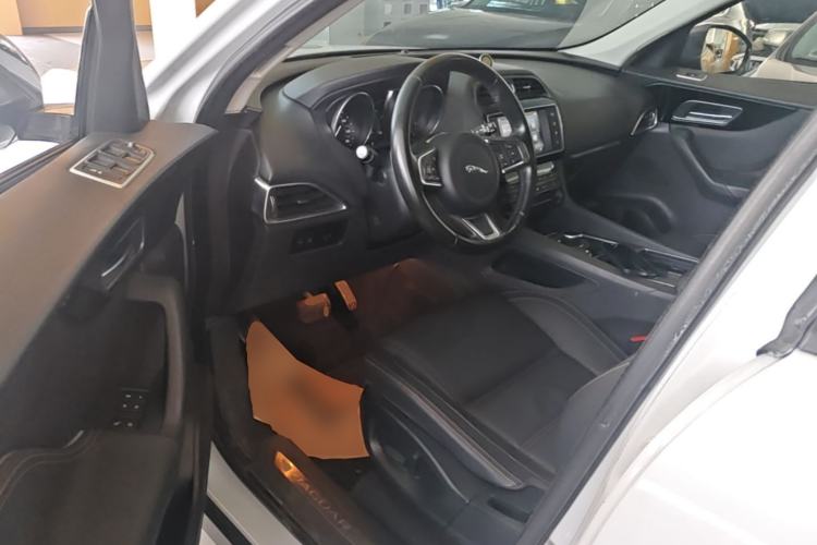 Used Jaguar F-PACE 2018 2.0T Four-Wheel Drive Urban Luxury Edition Driver Seat