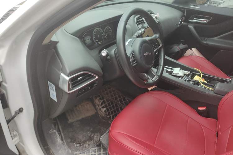 Used Jaguar F-PACE 2018 2.0T Four-Wheel Drive Urban Luxury Edition Driver Seat