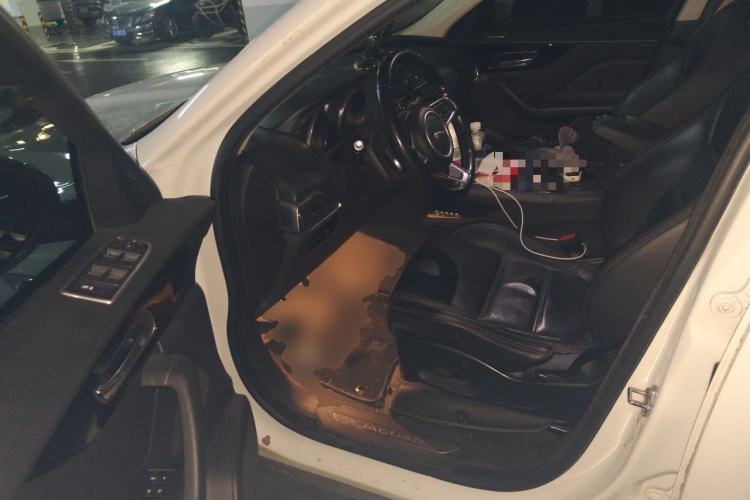 Used Jaguar F-PACE 2018 2.0T Two-Wheel Drive Urban Deluxe Edition Driver Seat