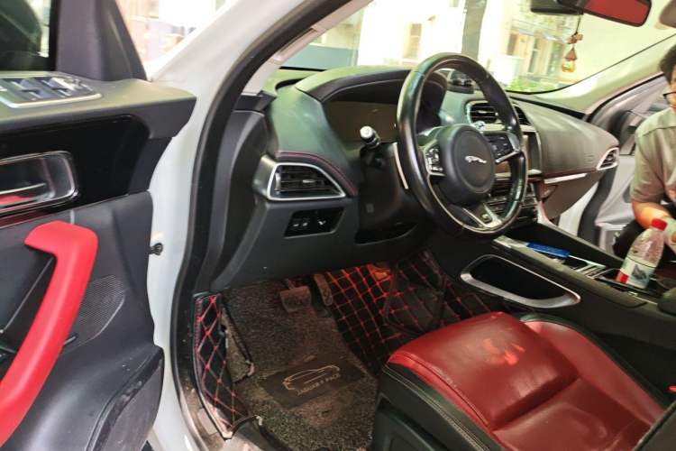 Used Jaguar F-PACE 2018 2.0T Four-Wheel Drive Urban Luxury Edition Driver Seat
