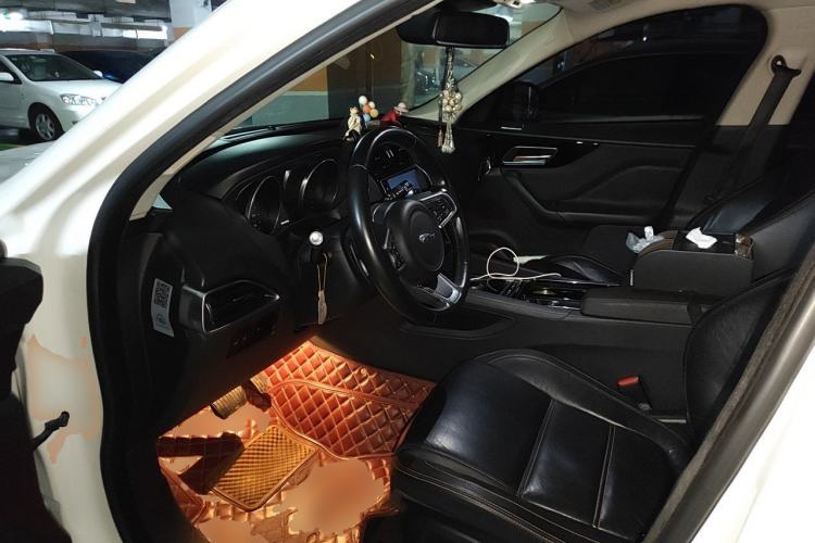 Used Jaguar F-PACE 2018 2.0T Four-Wheel Drive Urban Luxury Edition Driver Seat