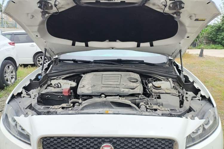 Used Jaguar F-PACE 2018 2.0T Four-Wheel Drive Urban Luxury Edition Engine Bay