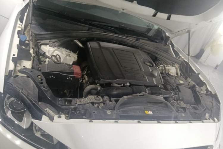 Used Jaguar F-PACE 2018 2.0T Four-Wheel Drive Urban Luxury Edition Engine Bay