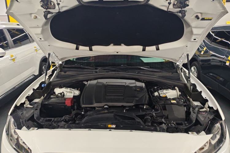 Used Jaguar F-PACE 2018 2.0T Two-Wheel Drive Urban Deluxe Edition Engine Bay