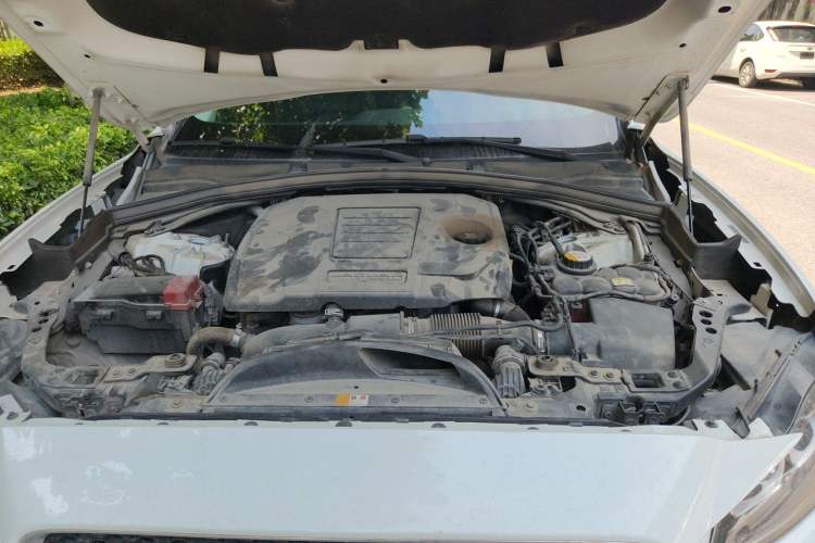 Used Jaguar F-PACE 2018 2.0T Four-Wheel Drive Urban Luxury Edition Engine Bay