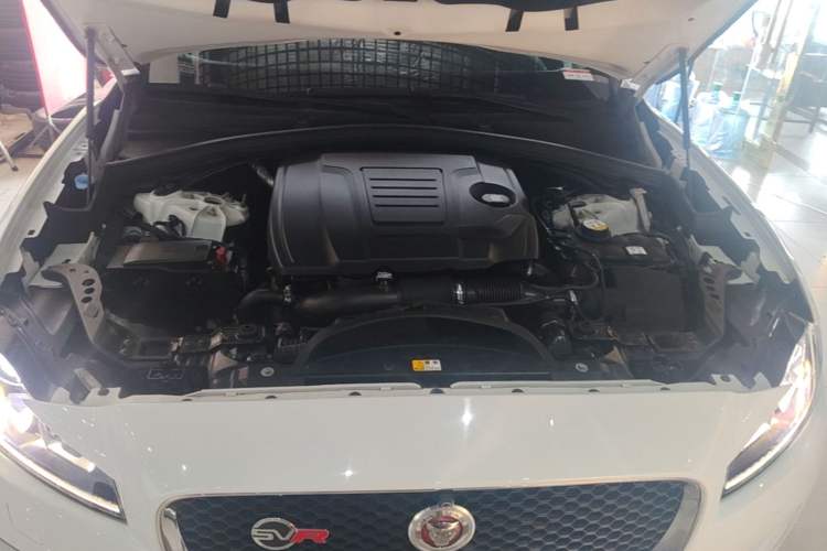 Used Jaguar F-PACE 2018 2.0T Two-Wheel Drive Urban Deluxe Edition Engine Bay