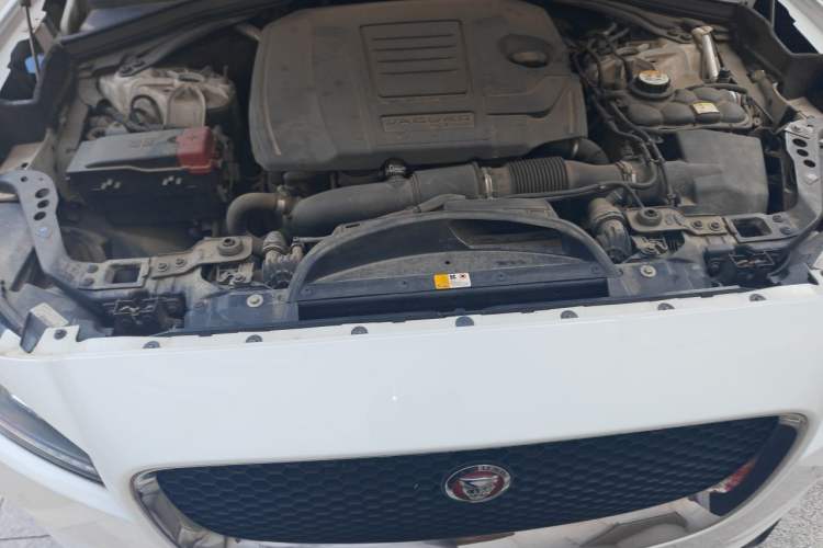 Used Jaguar F-PACE 2018 2.0T Four-Wheel Drive Urban Luxury Edition Engine Bay