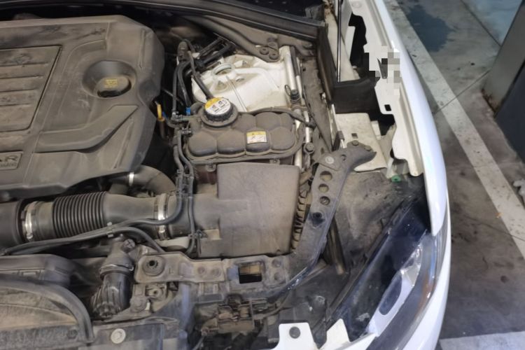 Used Jaguar F-PACE 2018 2.0T All-Wheel Drive R-Sport Sport Edition Engine Bay Left