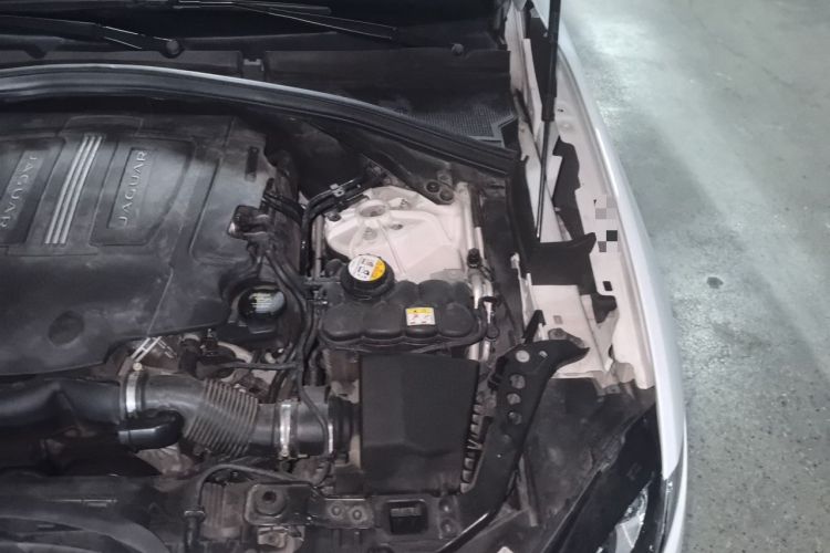 Used Jaguar F-PACE 2018 3.0 SC Four-Wheel Drive R-Sport Sport Edition Engine Bay Left