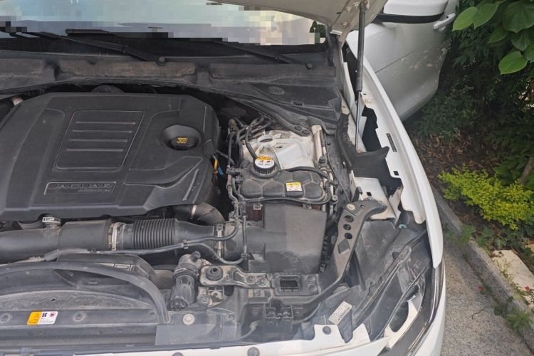 Used Jaguar F-PACE 2018 2.0T Four-Wheel Drive Urban Luxury Edition Engine Bay Left
