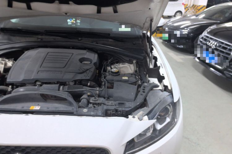 Used Jaguar F-PACE 2018 2.0T Four-Wheel Drive Urban Luxury Edition Engine Bay Left