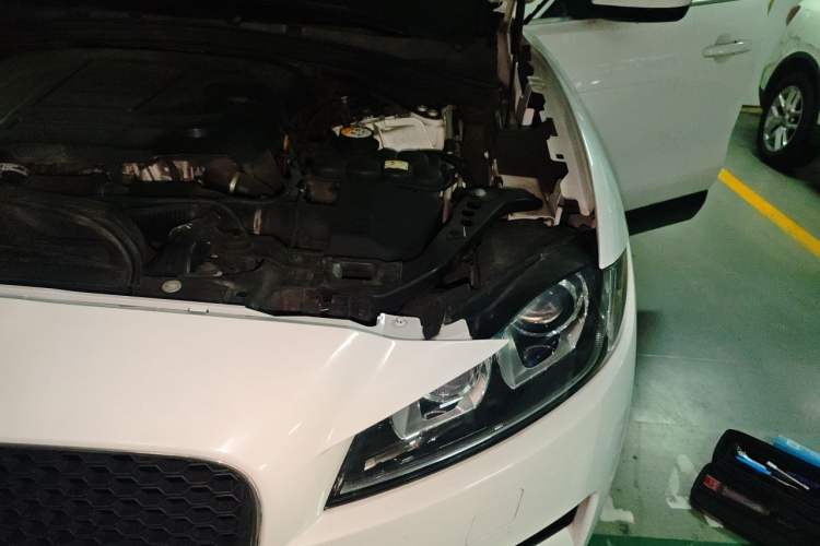 Used Jaguar F-PACE 2018 2.0T Four-Wheel Drive Urban Luxury Edition Engine Bay Left