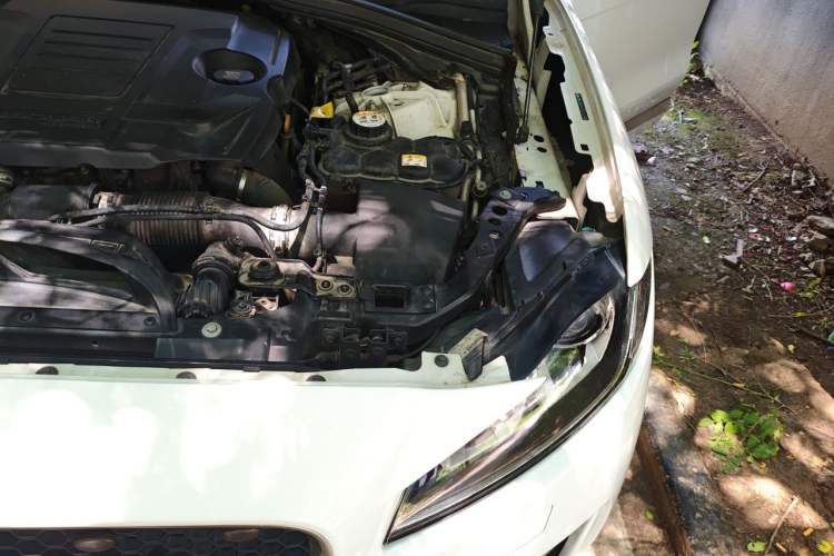 Used Jaguar F-PACE 2018 2.0T Four-Wheel Drive Urban Luxury Edition Engine Bay Left