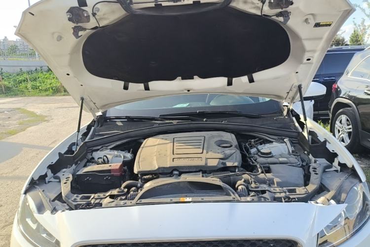 Used Jaguar F-PACE 2018 2.0T Four-Wheel Drive Urban Luxury Edition Engine Bay