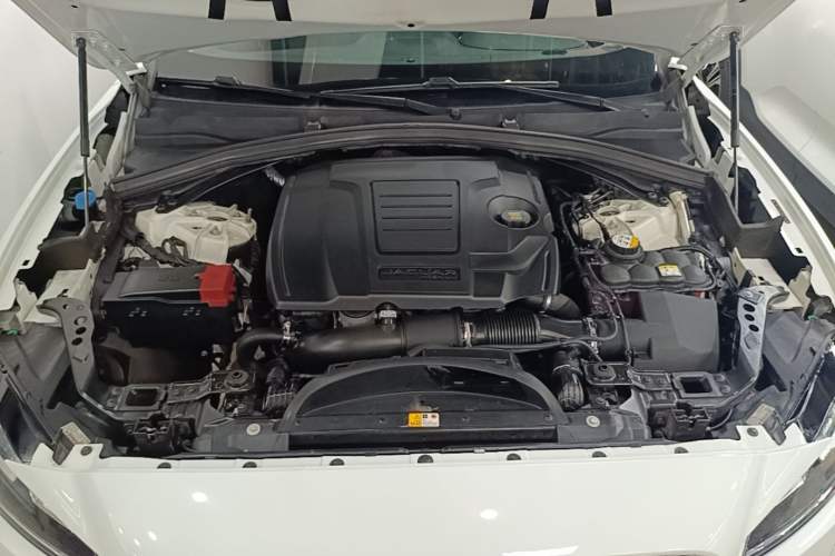 Used Jaguar F-PACE 2018 2.0T Four-Wheel Drive Urban Luxury Edition Engine Bay