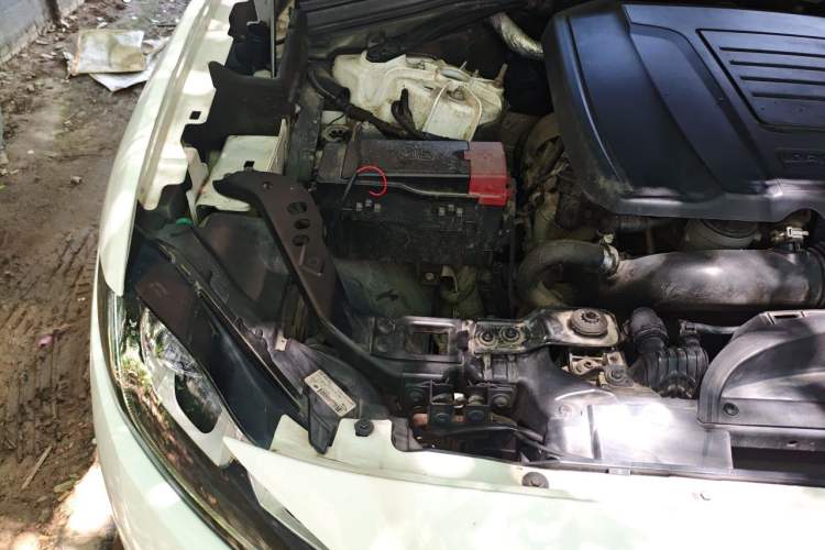 Used Jaguar F-PACE 2018 2.0T Four-Wheel Drive Urban Luxury Edition Engine Bay Right