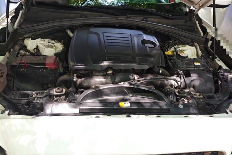 Used Jaguar F-PACE 2018 2.0T Four-Wheel Drive Urban Luxury Edition Engine Bay