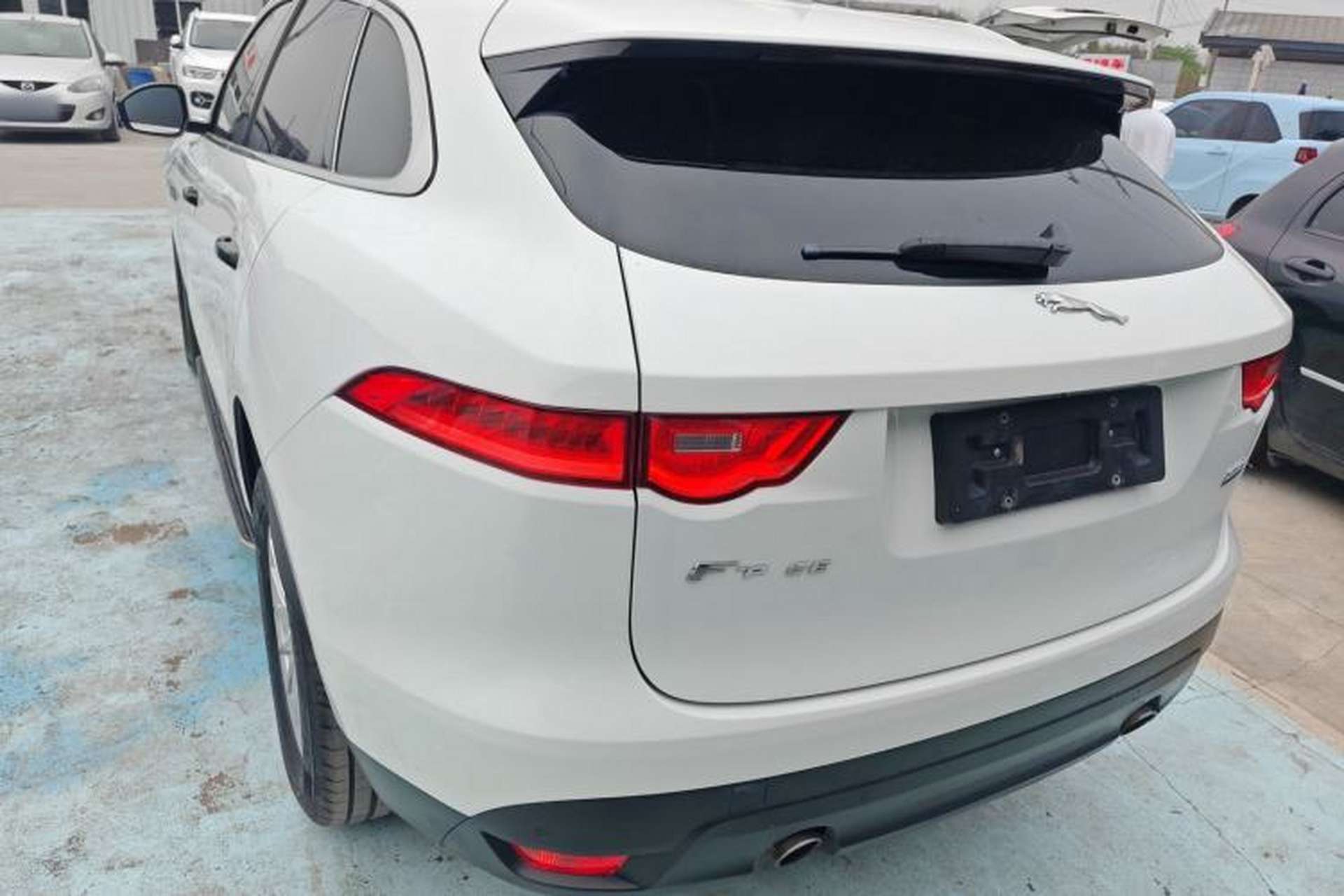 Used Jaguar F-PACE 2018 2.0T Four-Wheel Drive Urban Luxury Edition Exterior 2