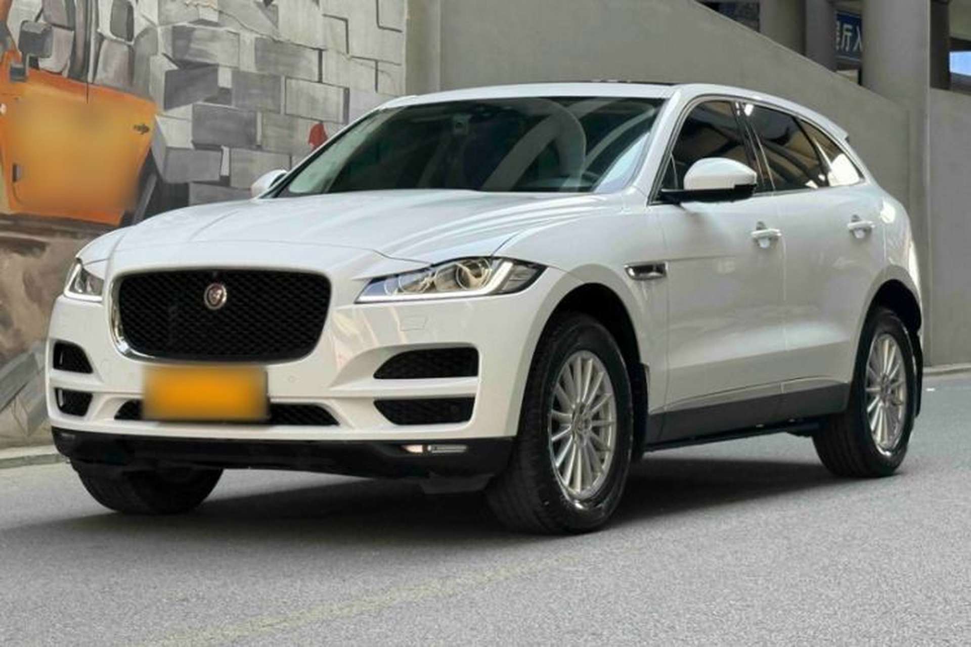 Used Jaguar F-PACE 2018 2.0T Four-Wheel Drive Urban Luxury Edition Exterior 3