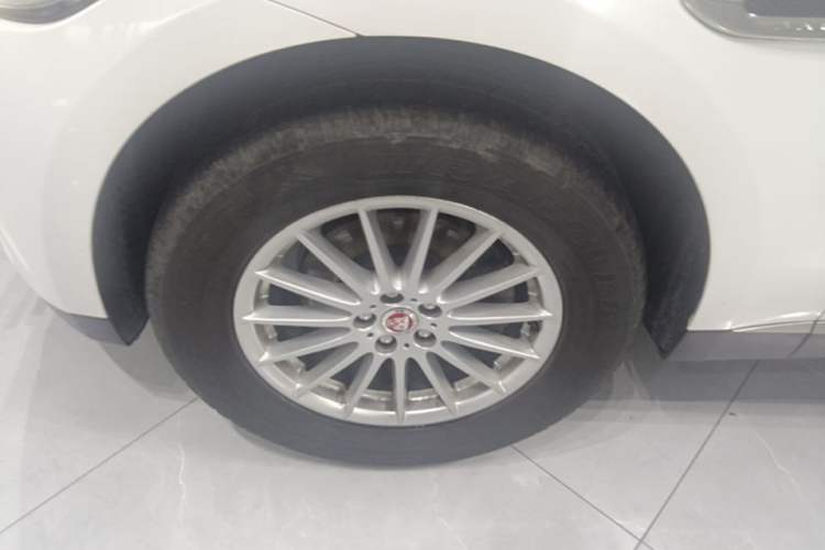 Used Jaguar F-PACE 2018 2.0T Four-Wheel Drive Urban Luxury Edition Exterior 4
