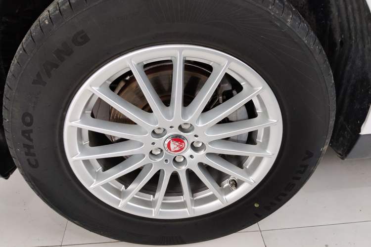 Used Jaguar F-PACE 2018 2.0T Four-Wheel Drive Urban Luxury Edition Exterior 4