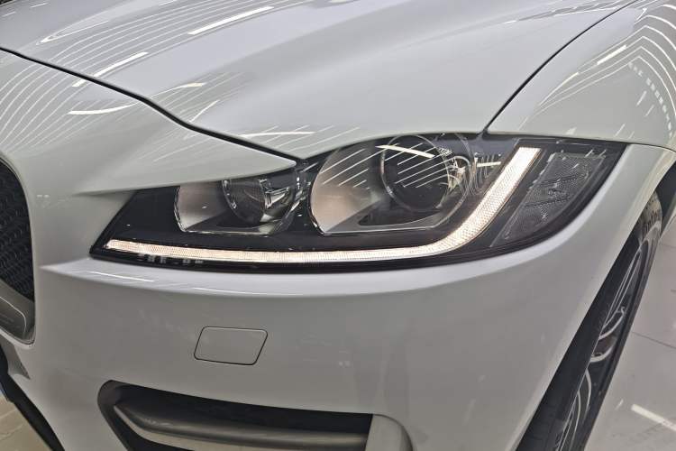 Used Jaguar F-PACE 2018 2.0T All-Wheel Drive R-Sport Sport Edition Exterior 7