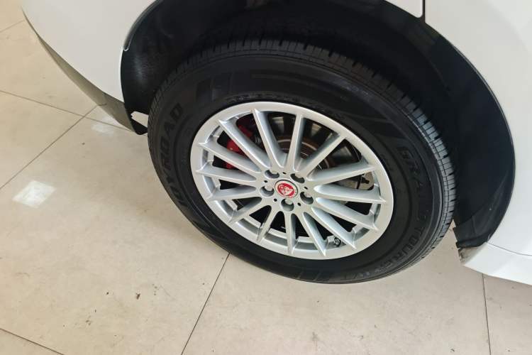 Used Jaguar F-PACE 2018 2.0T Two-Wheel Drive Urban Deluxe Edition Exterior 8