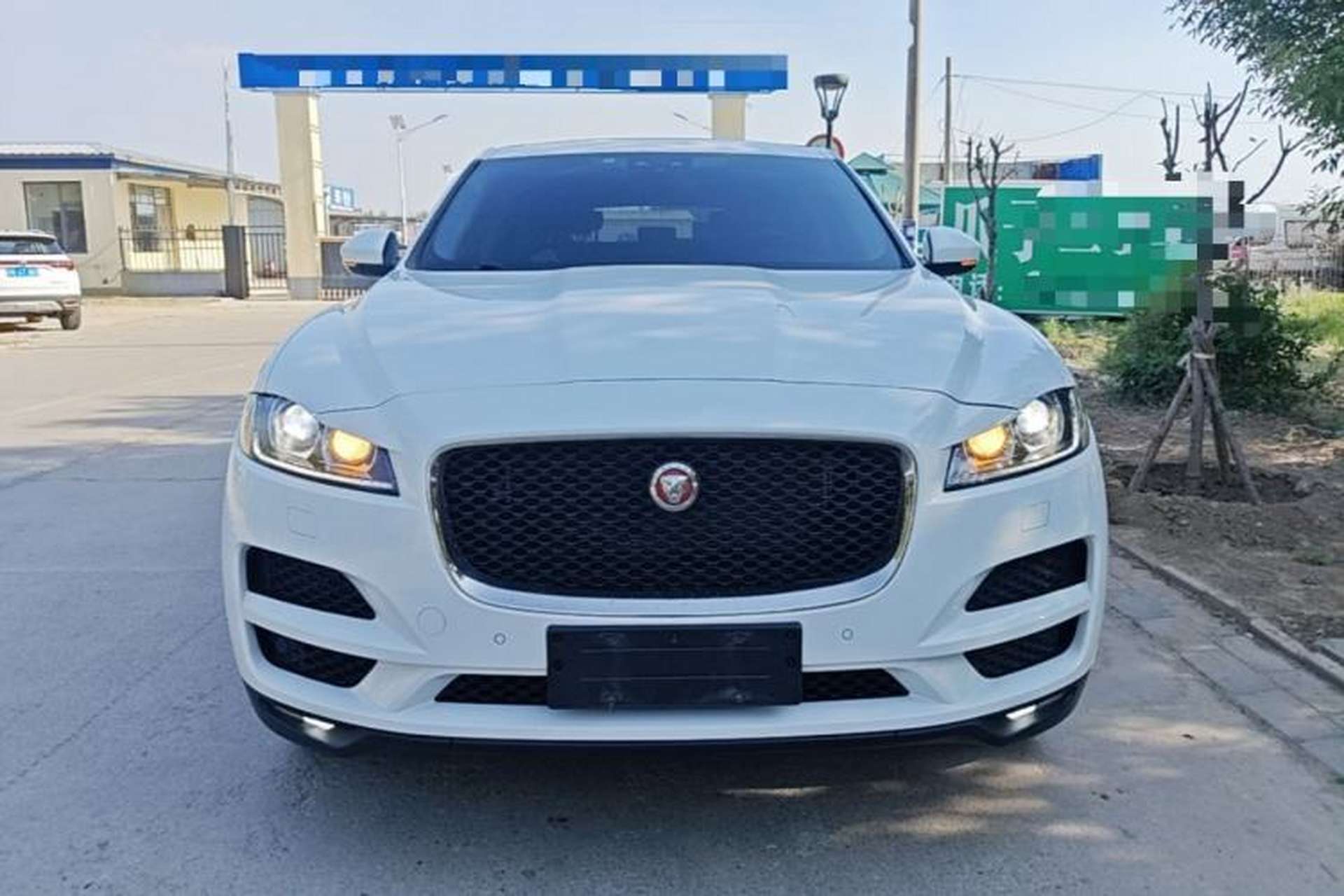 Used Jaguar F-PACE 2018 2.0T Four-Wheel Drive Urban Luxury Edition Front