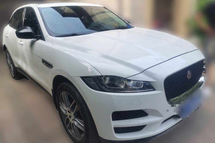 Used Jaguar F-PACE 2018 2.0T Four-Wheel Drive Urban Luxury Edition Front Right 45 Deg