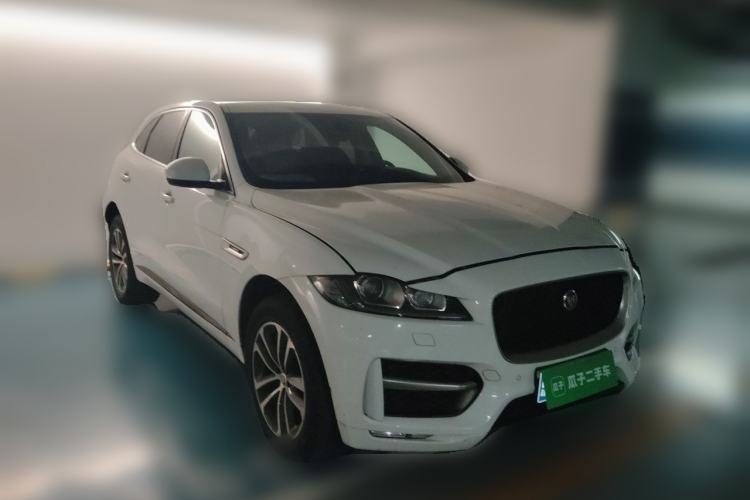 Used Jaguar F-PACE 2018 2.0T All-Wheel Drive R-Sport Sport Edition Front Right 45 Deg