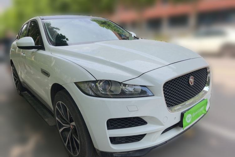 Used Jaguar F-PACE 2018 2.0T Four-Wheel Drive Urban Luxury Edition Front Right 45 Deg