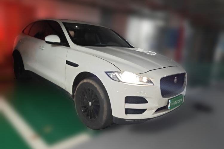Used Jaguar F-PACE 2018 2.0T Four-Wheel Drive Urban Luxury Edition Front Right 45 Deg